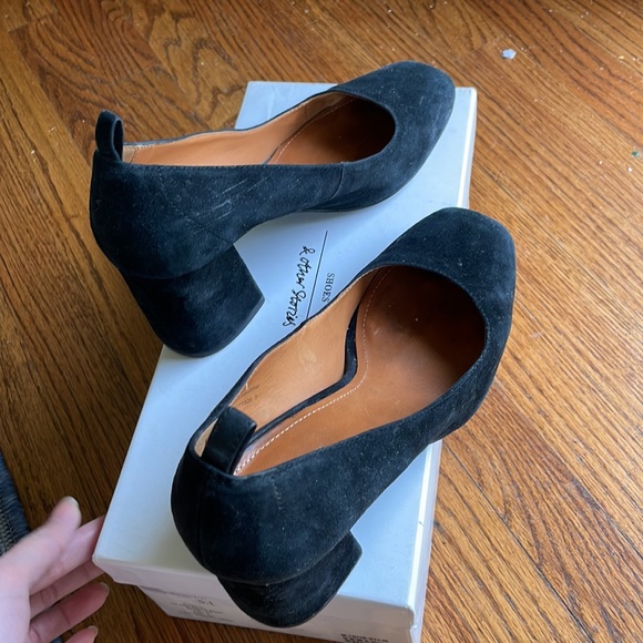 & Other Stories Black Dark Suede Shoes with Heels - Picture 3 of 12